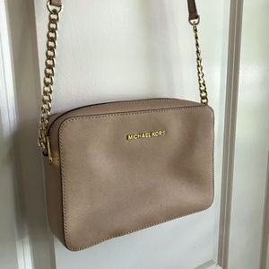 MK Jet Set Crossbody blush